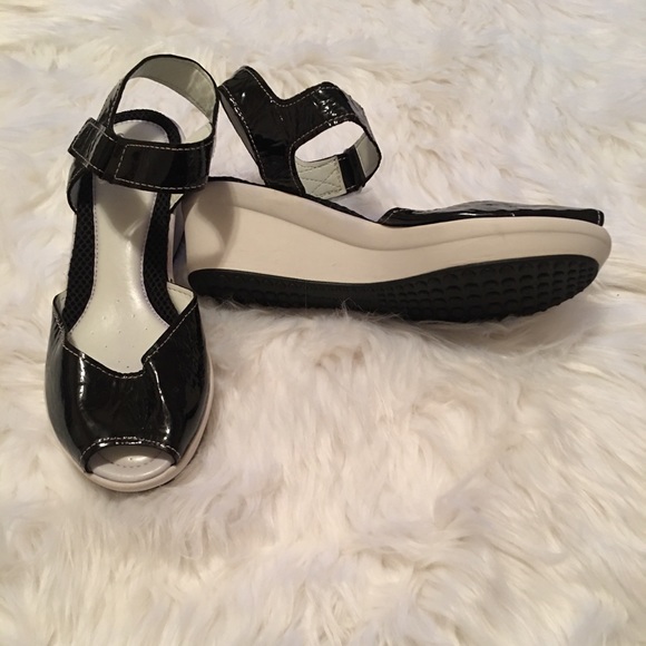 Easy Spirit Sandal 👡 - Picture 3 of 4